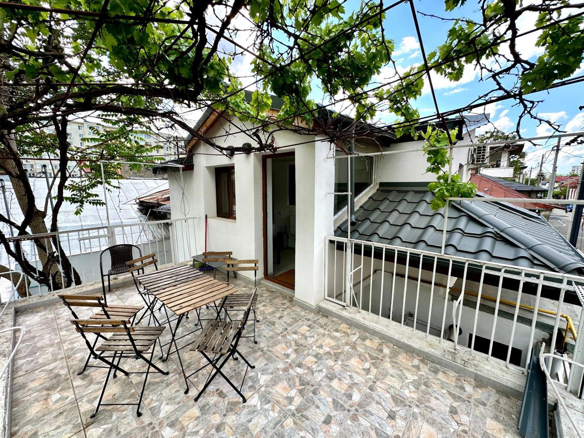 부쿠레슈티 Interbelic House With Courtyard And Terrace 빌라 외부 사진